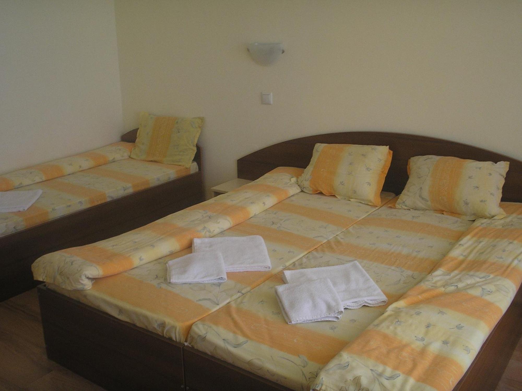 Семеен Хотел Атива - Family Hotel Ativa Lozenets Exterior foto