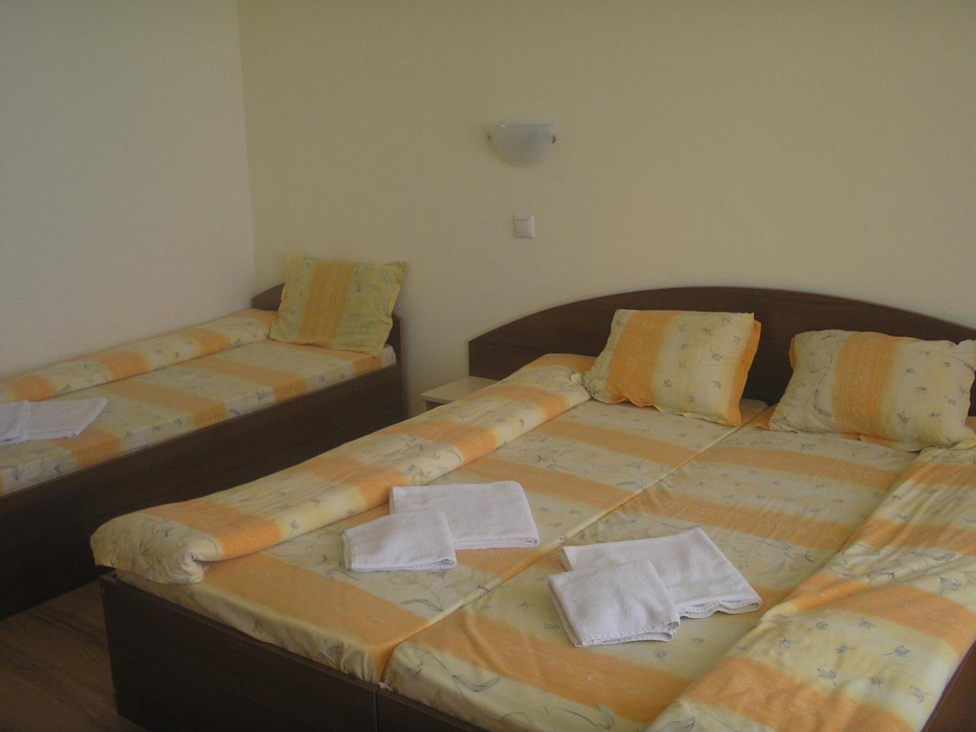 Семеен Хотел Атива - Family Hotel Ativa Lozenets Exterior foto
