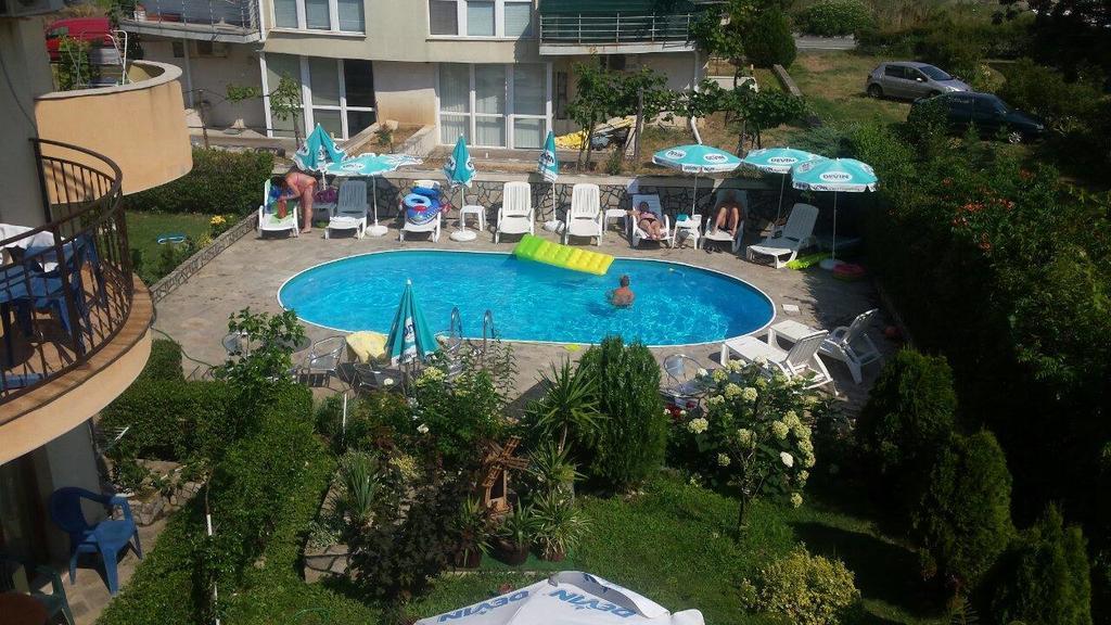 Семеен Хотел Атива - Family Hotel Ativa Lozenets Exterior foto